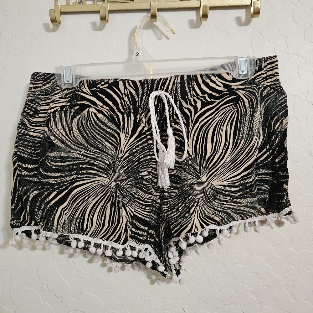 Hype Black and Cream Patterned Shorts